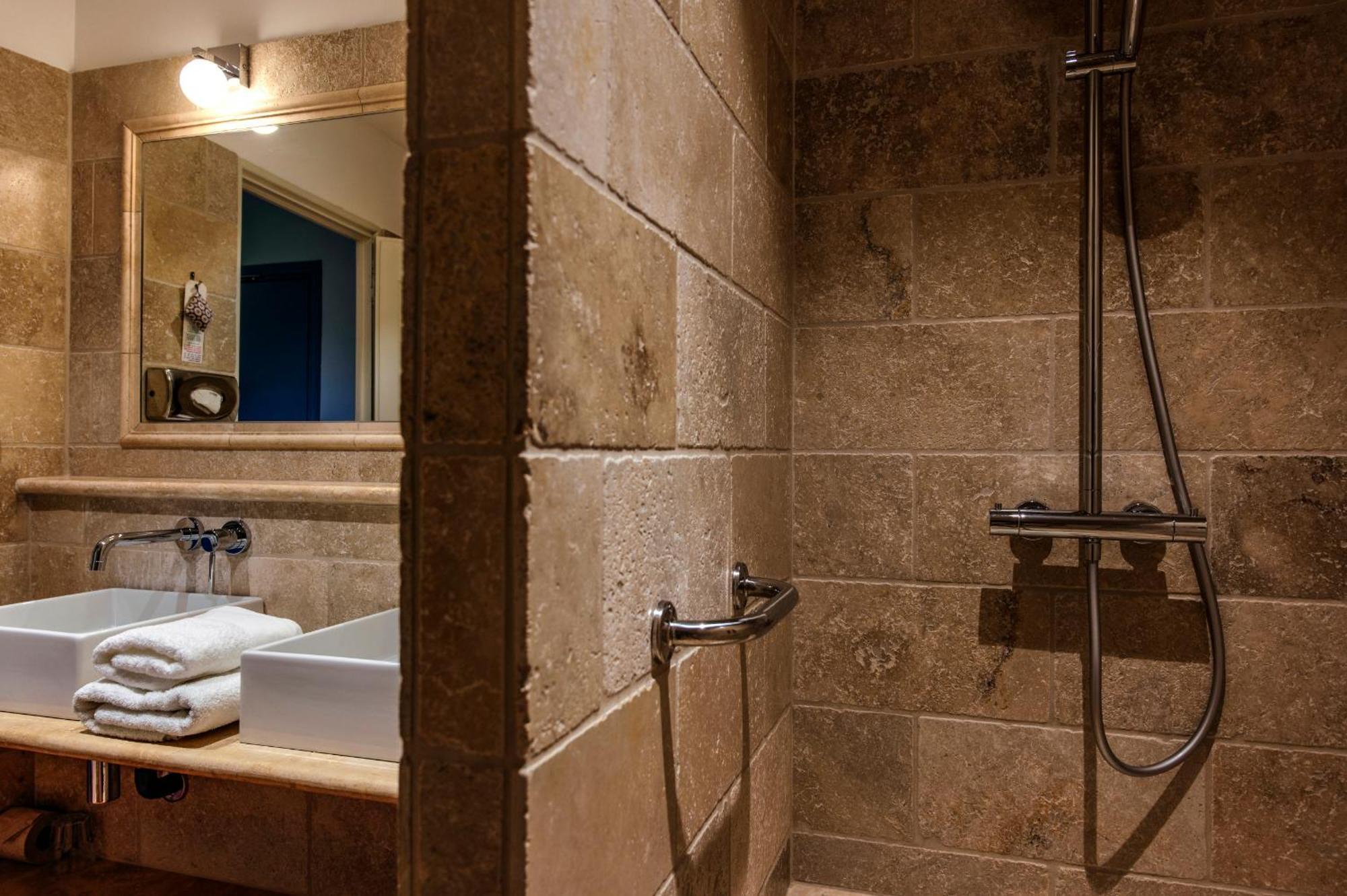 Hotel Charembeau Forcalquier Zewnętrze zdjęcie