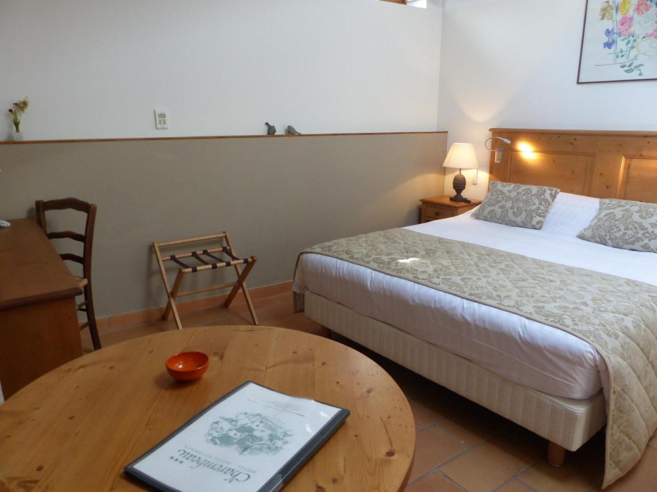 Hotel Charembeau Forcalquier Zewnętrze zdjęcie